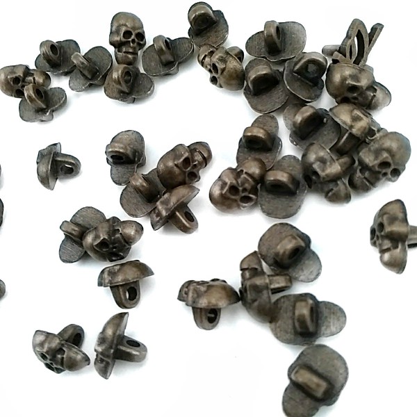 Shank Button Skull Shaped 11.4 x 7.8mm E 1465