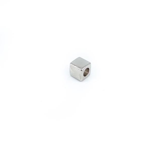 Cord End Cube Shape Tie 5 mm Diameter E 1804