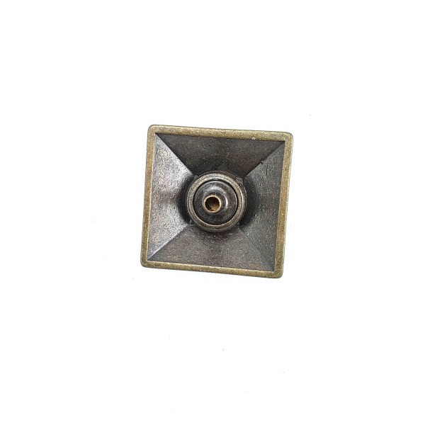 Piramit Şekil Çıtçıt Düğme 24x24 mm E 1696