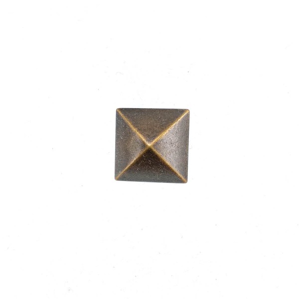 Piramit Şekil Çıtçıt Düğme 19 x 19 mm E 1697